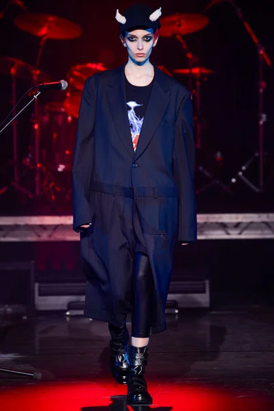 Look 54